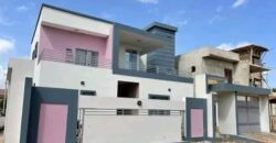 A vendre villa duplex avec piscine à Sébénikoro A vendre villa duplex avec piscine à Sébénikoro