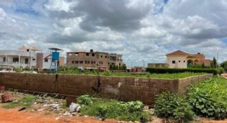 Cour clôturée de 1.600 m² en titre foncier à vendre – Cité Trésor, Sirakoro