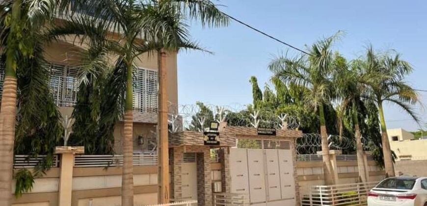 Villa duplex 6 chambres avec jardin à louer – SEMA 2, Sébénikoro