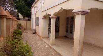 Villa à louer à Faso Kanu