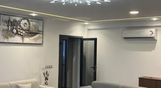 Appartement meublé 2 chambres de haut standing à louer – ACI 2000