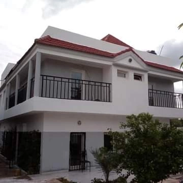 Villa meublée avec piscine à louer à Magnambougou Corniche