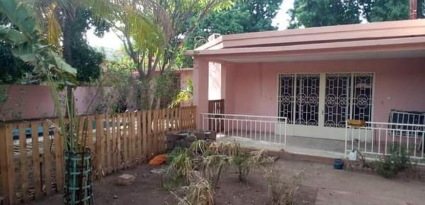 Villa 4 chambres avec piscine à louer – Torokorobougou, Bamako