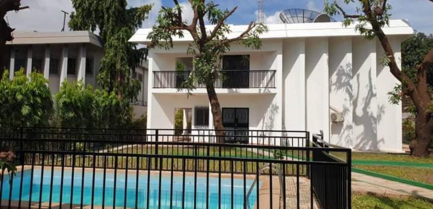 Villa duplex 4 chambres avec piscine à louer – Faso Kanu, Magnambougou