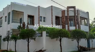 Villa avec piscine à louer à la Cité du Niger