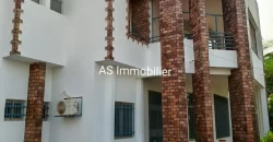 Villa avec piscine à louer à la Cité du Niger Villa avec piscine à louer à la Cité du Niger