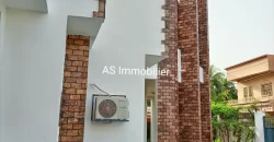 Villa avec piscine à louer à la Cité du Niger Villa avec piscine à louer à la Cité du Niger