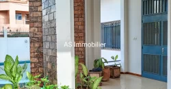 Villa avec piscine à louer à la Cité du Niger Villa avec piscine à louer à la Cité du Niger