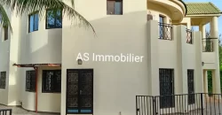 Duplex avec piscine à louer à la Cité du Niger Duplex avec piscine à louer à la Cité du Niger