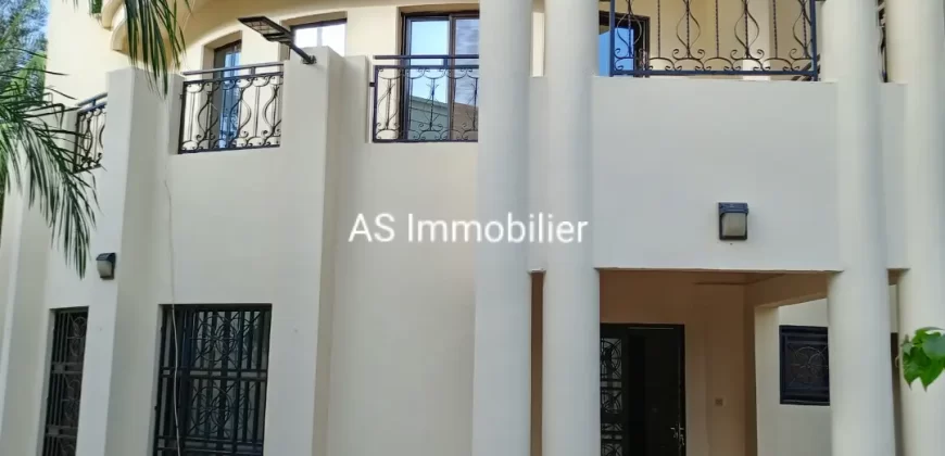 Duplex avec piscine à louer à la Cité du Niger