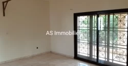 Duplex avec piscine à louer à la Cité du Niger Duplex avec piscine à louer à la Cité du Niger