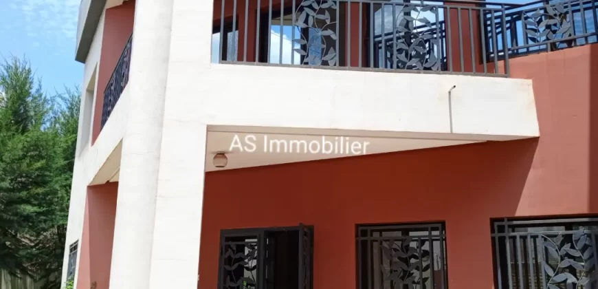 Duplex moderne avec piscine à louer à Badalabougou Est