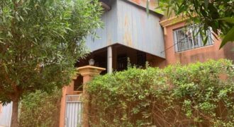 Appartement seul à l&rsquo;étage, 4 chambres à louer – Faladié SEMA