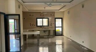 Duplex de bon standing 4 chambres à louer – Bolé SEMA 2