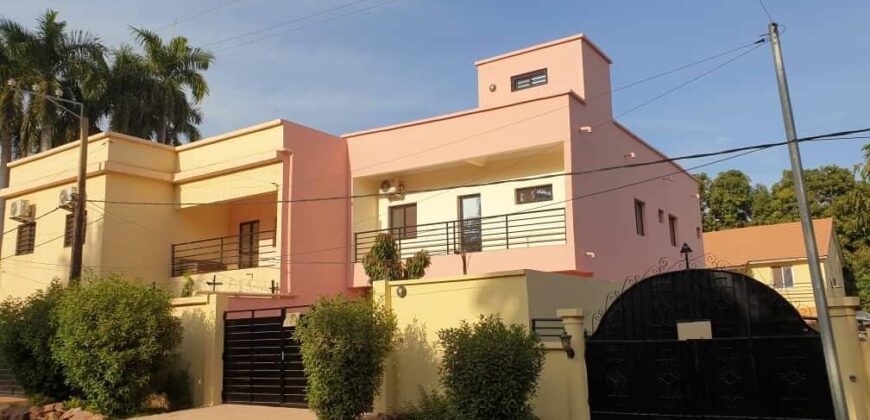 Duplex avec piscine 4 chambres à louer – Badalabougou Est