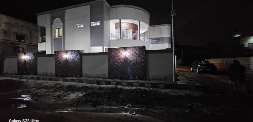 Maison 6 chambres à louer – Sébénikoro, habitation ou bureaux
