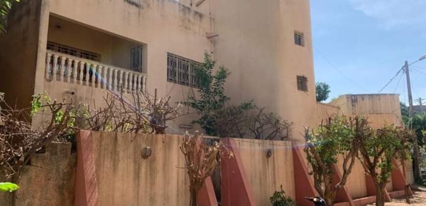 Villa duplex 4 chambres à louer – Faladié SEMA