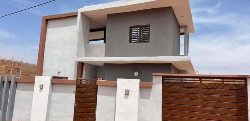 Villa basse neuve 3 chambres à vendre – Siracoro, derrière la cour de Kafougouna