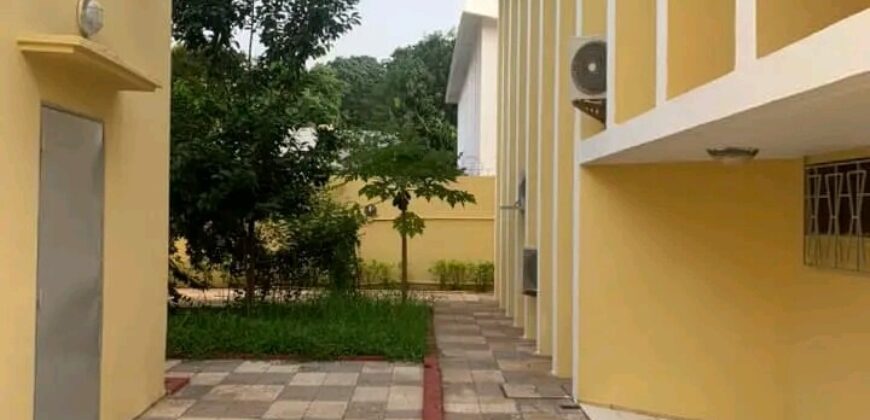 Villa duplex avec piscine 4 chambres à louer – Magnambougou Faso Kanu