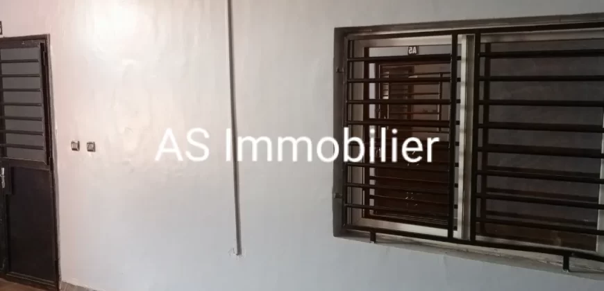 Appartement de 3 CHAMBRES non meublé à louer à l’ACI 2000