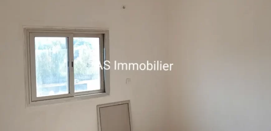 Appartement de 3 CHAMBRES non meublé à louer à l’ACI 2000