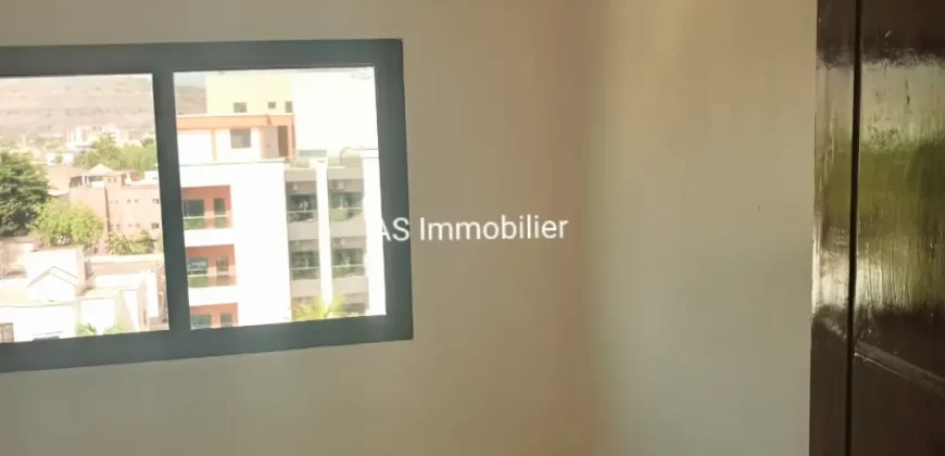 Appartement de 3 CHAMBRES non meublé à louer à l’ACI 2000