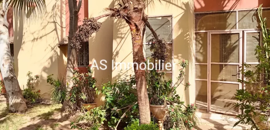 Villa avec piscine et groupe électrogène à louer à Torokorobougou