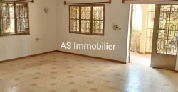 Villa avec piscine et groupe électrogène à louer à Torokorobougou Villa avec piscine et groupe électrogène à louer à Torokorobougou