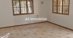 Villa avec piscine et groupe électrogène à louer à Torokorobougou Villa avec piscine et groupe électrogène à louer à Torokorobougou