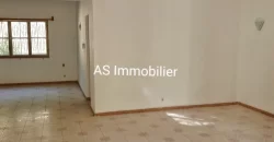 Villa avec piscine et groupe électrogène à louer à Torokorobougou Villa avec piscine et groupe électrogène à louer à Torokorobougou