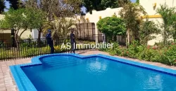 Villa meublée avec piscine à louer à Badalabougou Est Villa meublée avec piscine à louer à Badalabougou Est