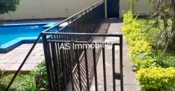 Villa meublée avec piscine à louer à Badalabougou Est Villa meublée avec piscine à louer à Badalabougou Est