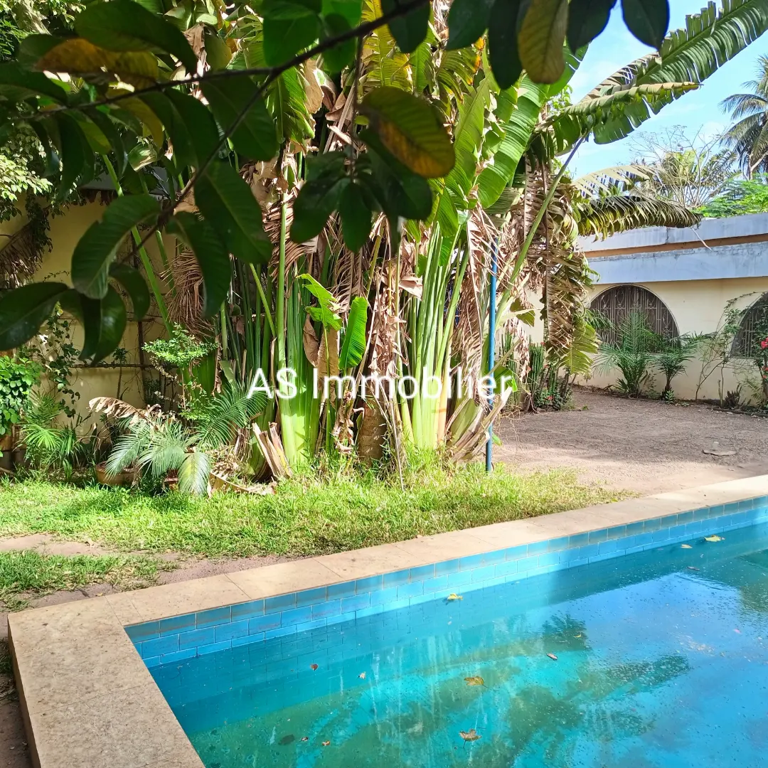 Villa avec piscine à louer à Badalabougou