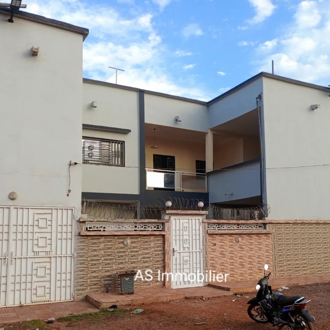 Villa Duplex non meublée à louer à Sébénikoro