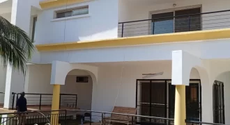 Duplex avec piscine à louer à la Cité du Niger