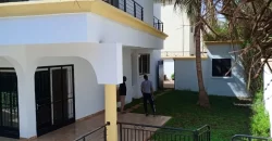 Duplex avec piscine à louer à la Cité du Niger Duplex avec piscine à louer à la Cité du Niger