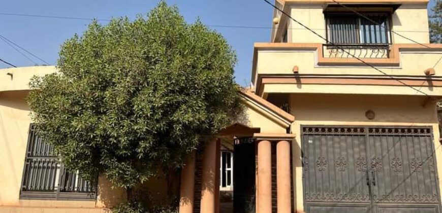Villa 3 chambres avec boutique à louer – Cité BMS, Kanadjiguila