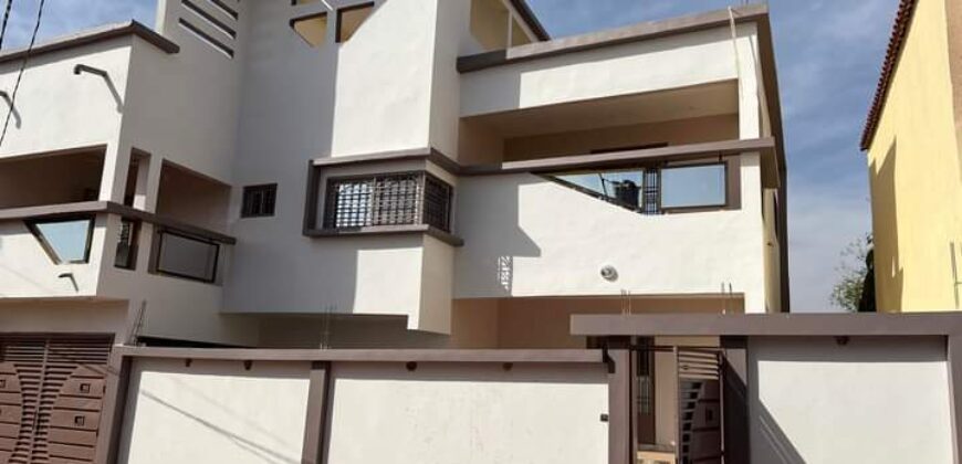 Villa duplex 4 chambres à vendre – Titibougou, 300 m² en titre foncier