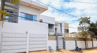 Villa duplex 9 chambres avec piscine à louer – Niamakoro, Cité UNICEF
