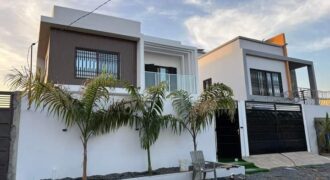 Villa duplex avec piscine et forage à vendre – Samaya