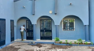 Villa avec piscine 3 chambres à louer – Niaréla