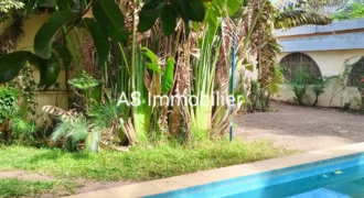 Villa avec piscine 4 chambres à louer – Badalabougou, zone résidentielle