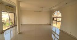 Magnifique villa triplex à LOUER à l’ACI 2000 Magnifique villa triplex à LOUER à l’ACI 2000