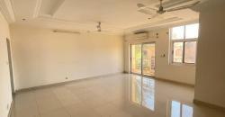 Magnifique villa triplex à LOUER à l’ACI 2000 Magnifique villa triplex à LOUER à l’ACI 2000