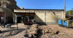 Terrain Construite pile au bord du goudron À VENDRE à l’HIPPODRÔME Terrain Construite pile au bord du goudron À VENDRE à l’HIPPODRÔME