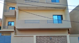 Appartement de standing 2 chambres avec groupe électrogène à louer – ACI 2000