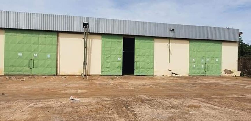 Entrepôt de 1.025 m² à louer – Banankabougou