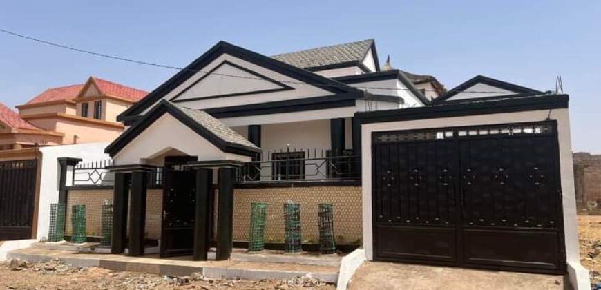 Villa 4 chambres avec double garage à vendre – Yirimadio