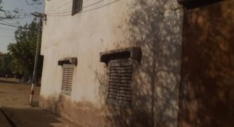 Maison à étages 8 chambres à vendre – Faladié, 250 m² en titre foncier définitif