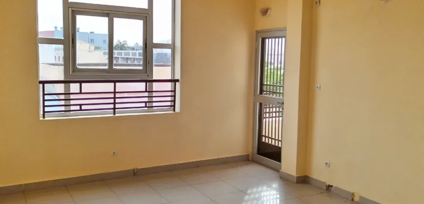 Appartement 3 chambres à louer – ACI 2000, Palais des Sports